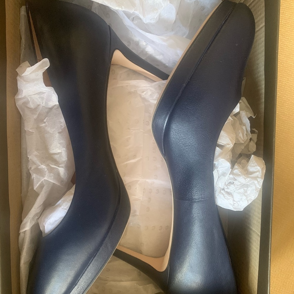 NEW in Box Corso Como “Lara” Leather Navy Blue Heels, Size 10M - Picture 3 of 8